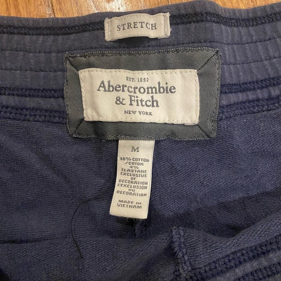 Cheeky shorts - Picture 2 of 2